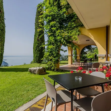 Aparthotel San Michele Costermano