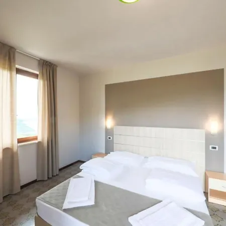 Apartmanhotel San Michele Costermano